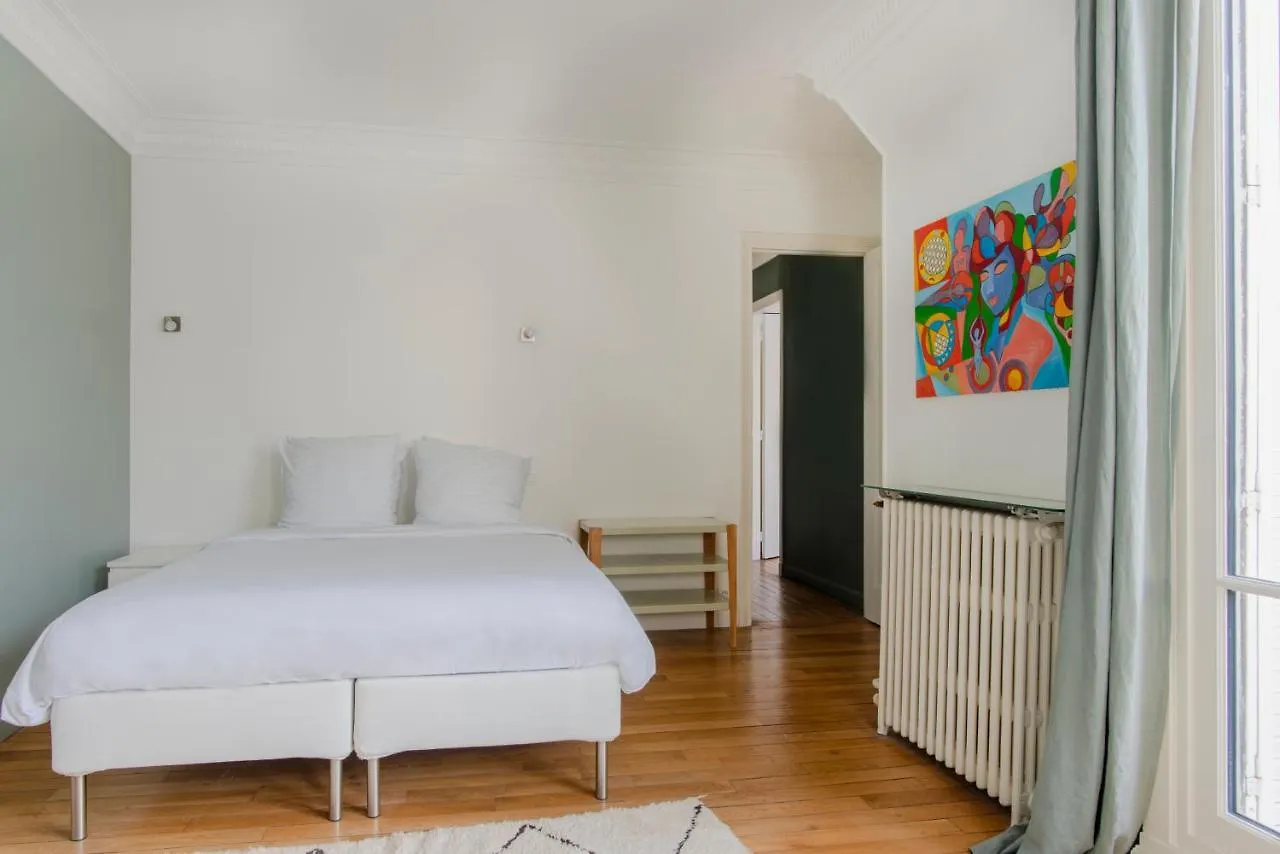 Courcelles Design Duplex Daire Paris 0*,  Fransa